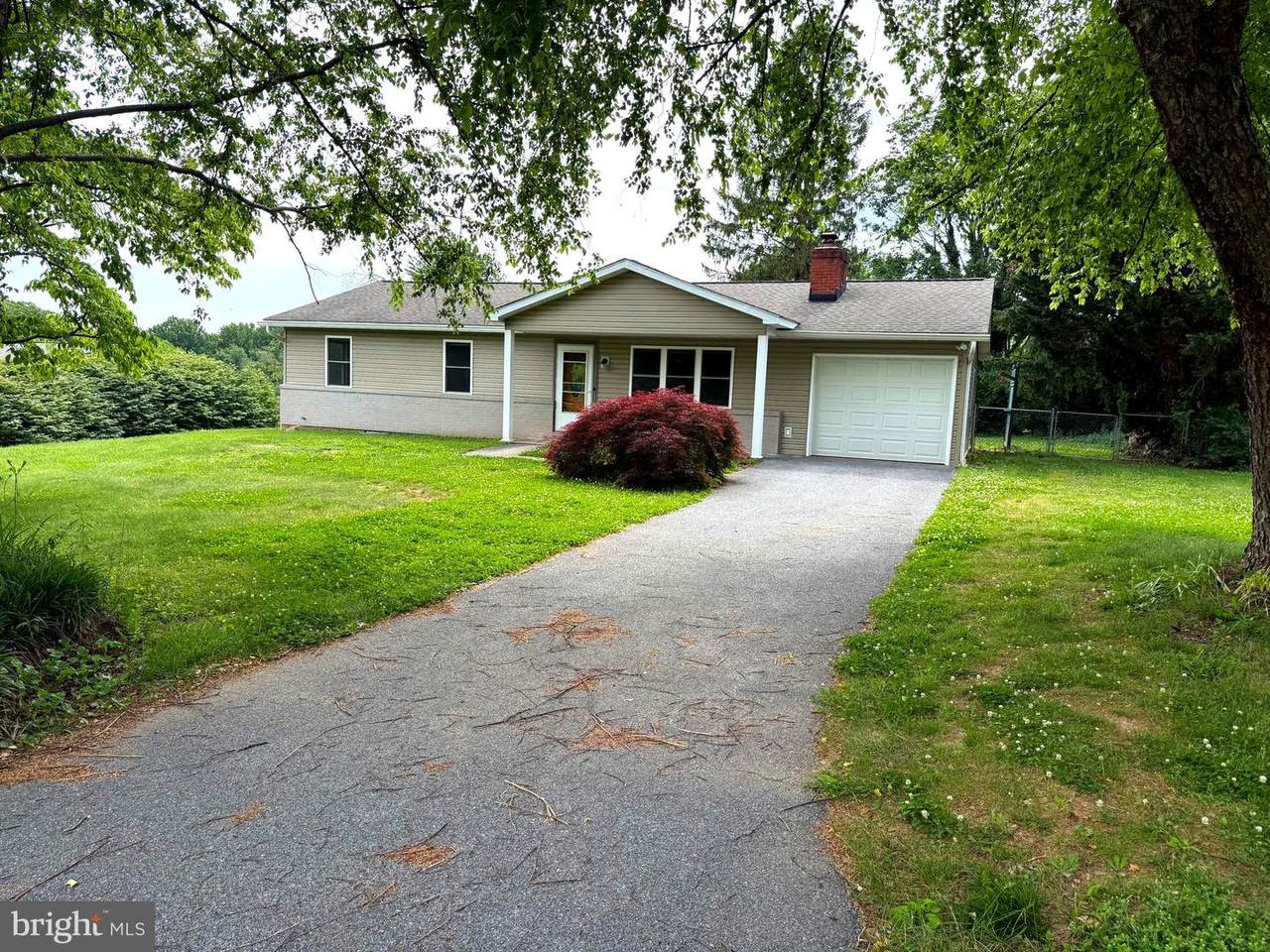 810 Wisteria Drive - Photo 1