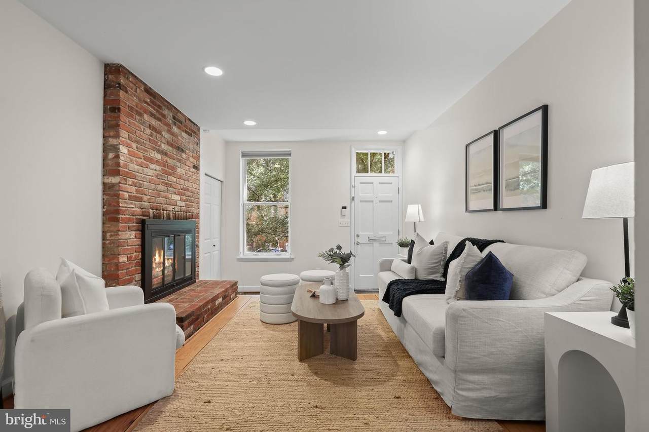 112 Lee Street - Photo 1