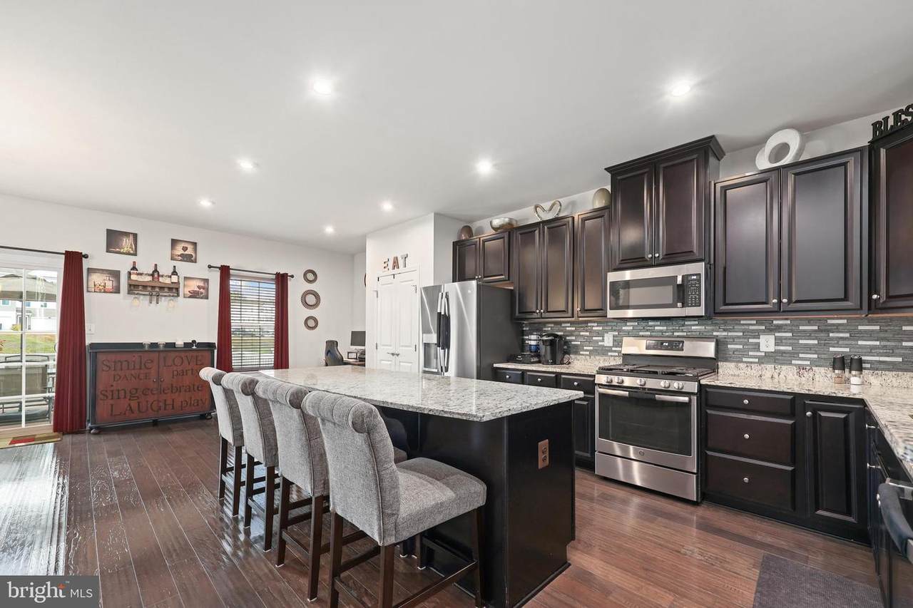 206 Landing Drive - Photo 1