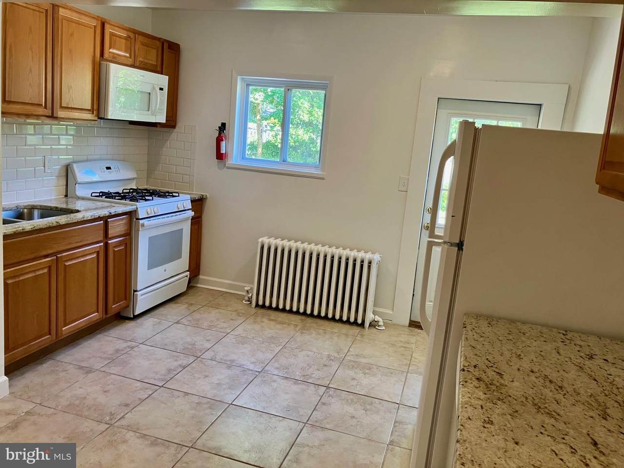 714 Magill - Photo 1