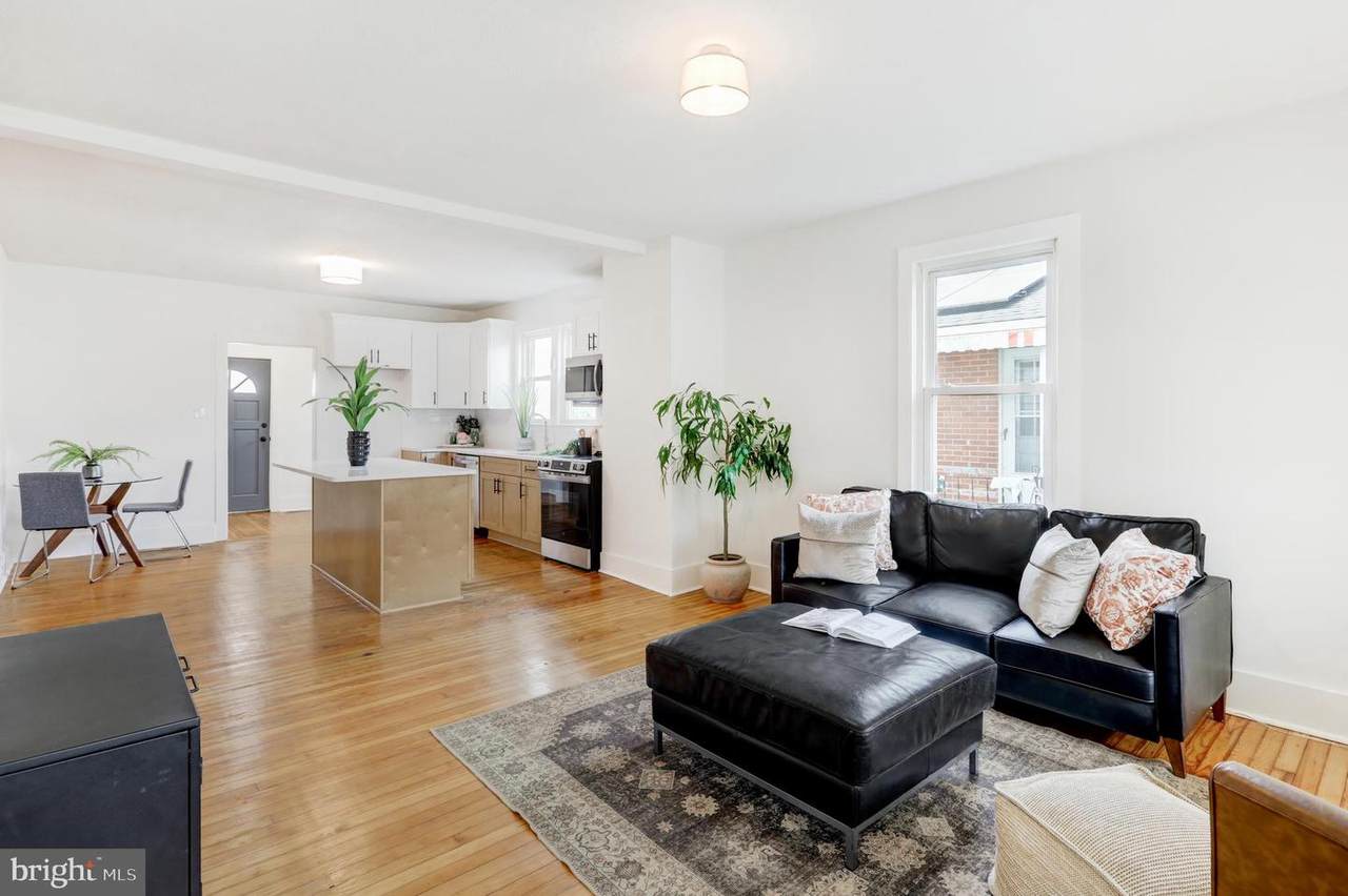 1421 Derry Road - Photo 1