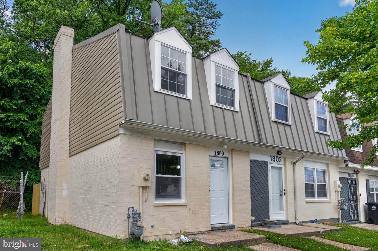 1800 Village Green Drive - Photo 1