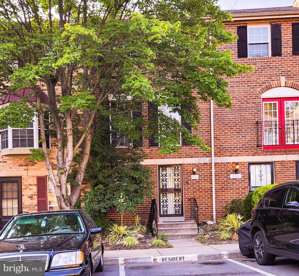 506 Pickwick Village Way - Photo 1