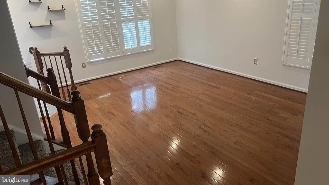 https://bt-photos.global.ssl.fastly.net/brightmls/orig_boomver_4_805185126222-2.jpg