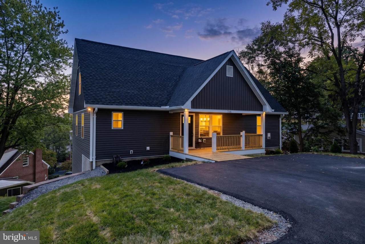 715 Hillcrest Drive - Photo 1