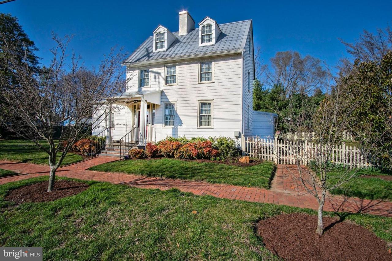 407 Main Street - Photo 1
