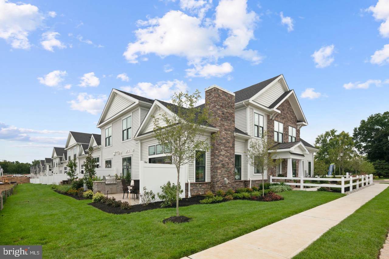 33 Dogleg Lane - Photo 1