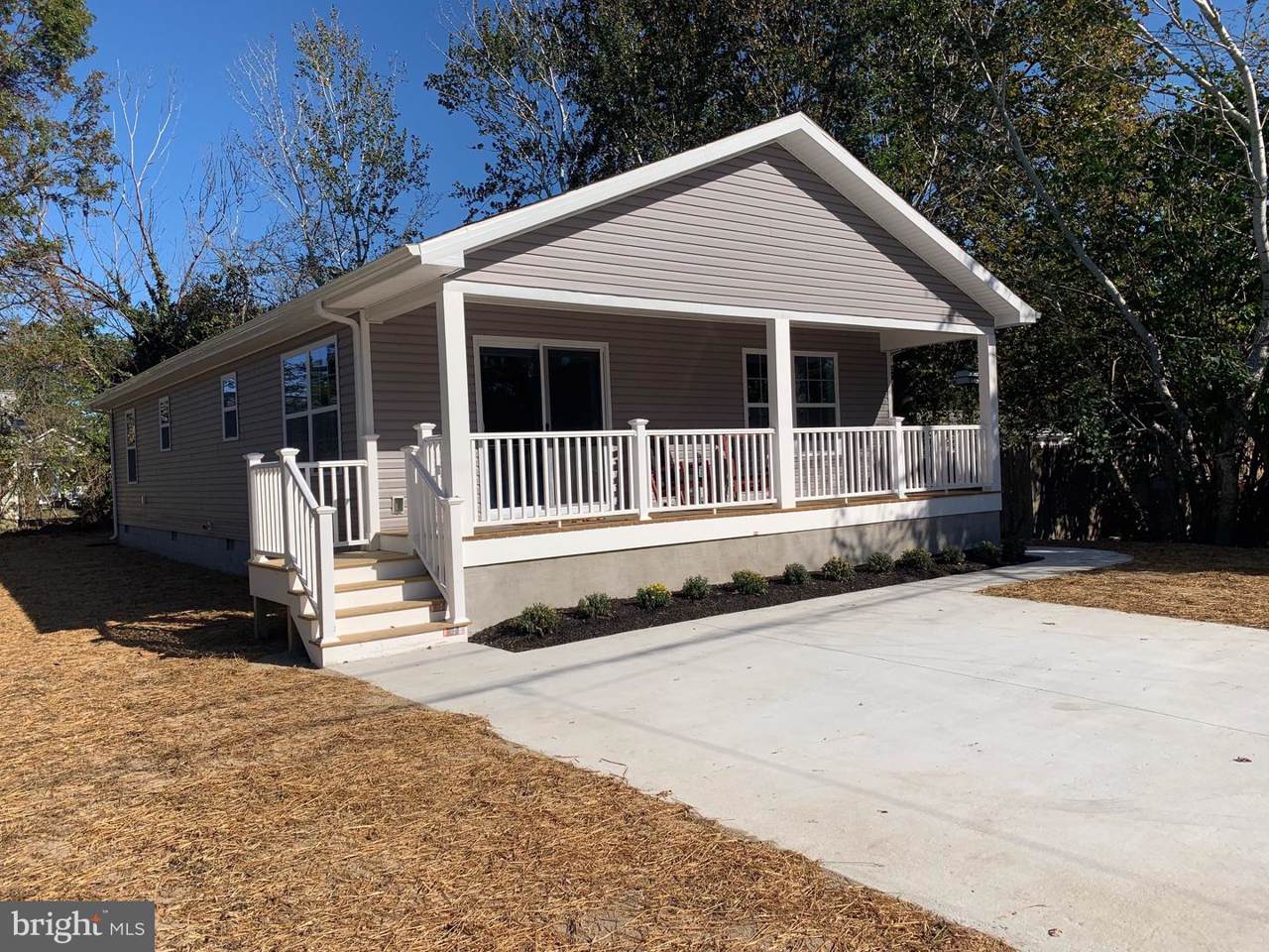 413 Yew Street - Photo 1