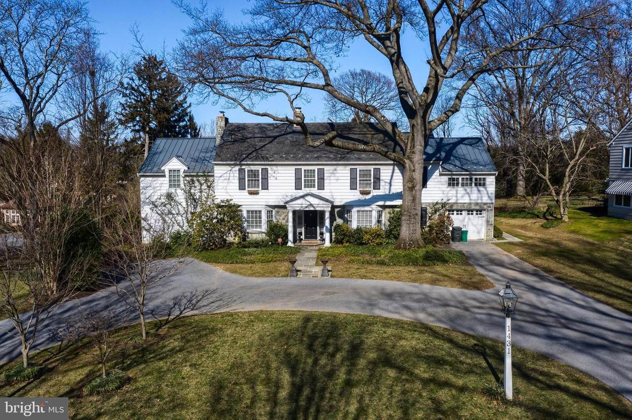 1431 Center Road - Photo 1