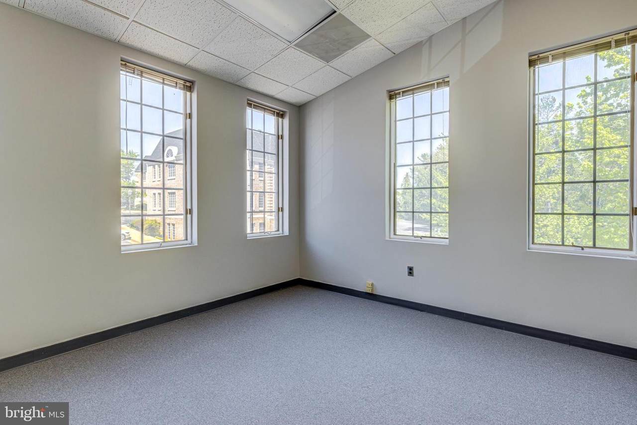 3927 Old Lee Highway - Photo 1