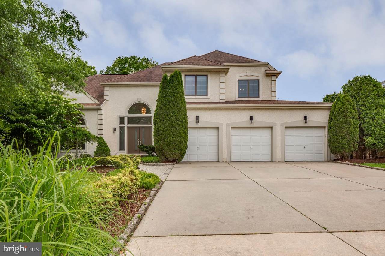 102 Saddlebrook Court - Photo 1