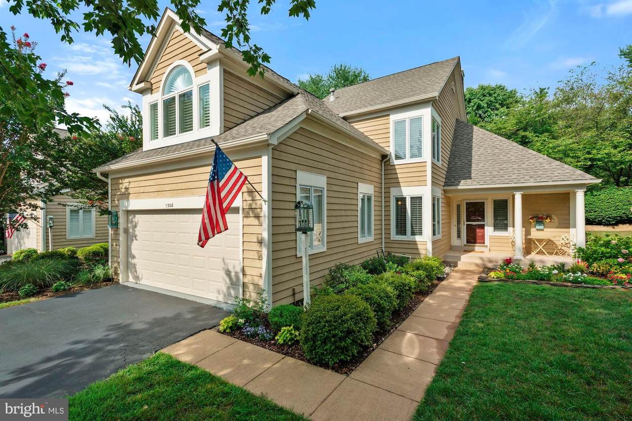1308 Pavilion Club Way - Photo 1