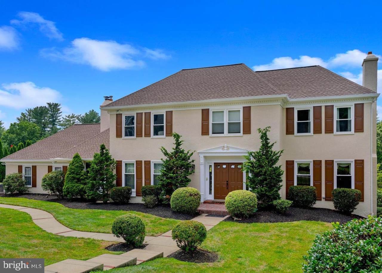 525 Ramblewood Drive - Photo 1