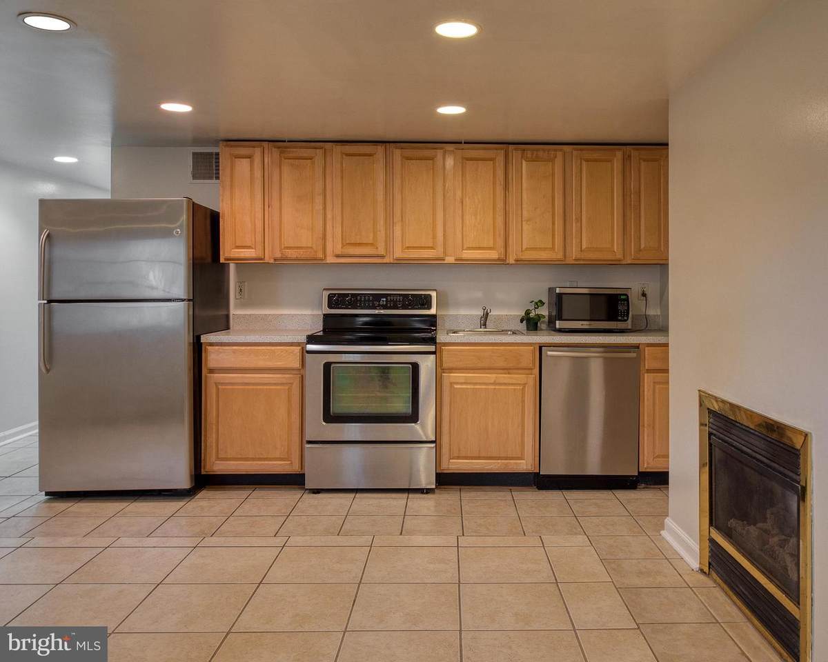 607 Florida Avenue - Photo 1