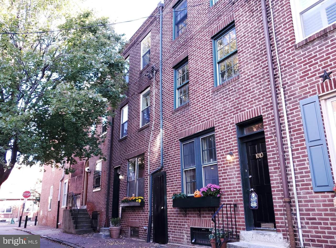 1008-10 Waverly Street - Photo 1