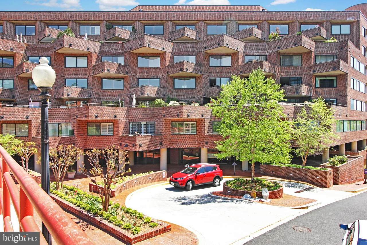 1015 33RD Street - Photo 1