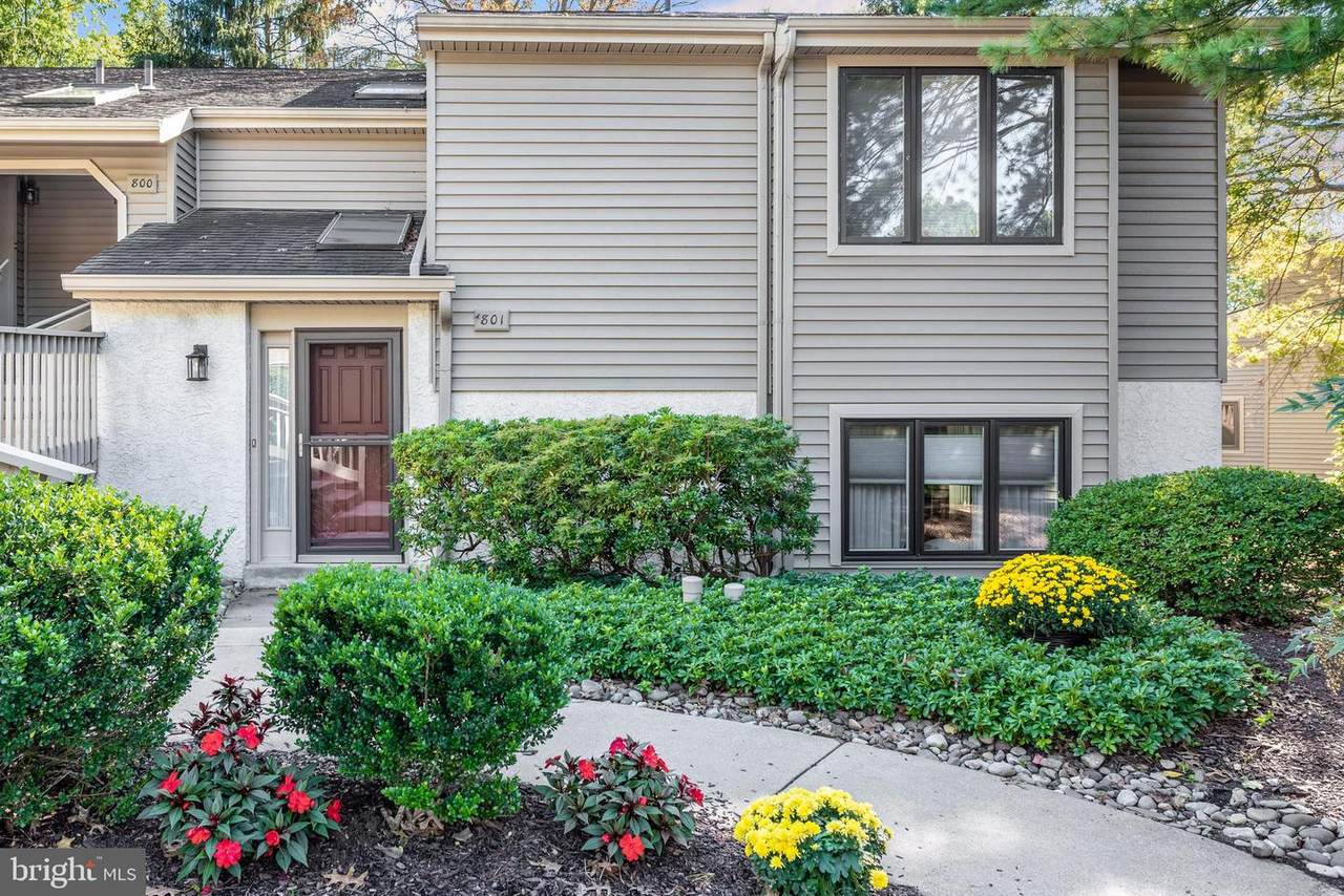 801 Jefferson Way - Photo 1