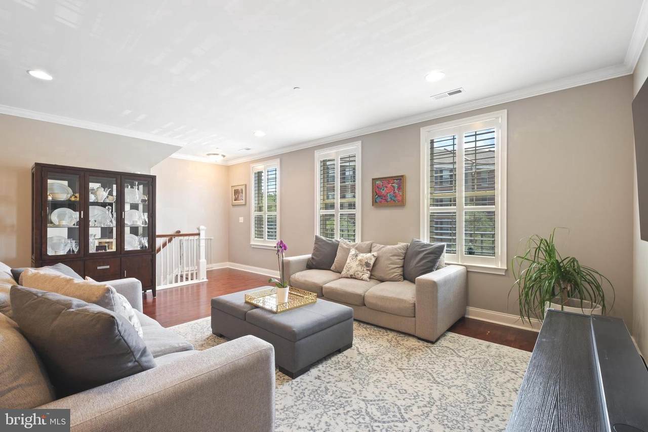 704 Captains Way - Photo 1