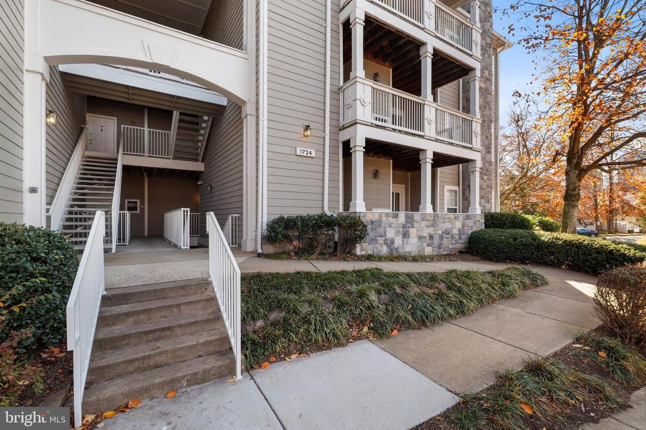 1724 Lake Shore Crest Drive - Photo 1