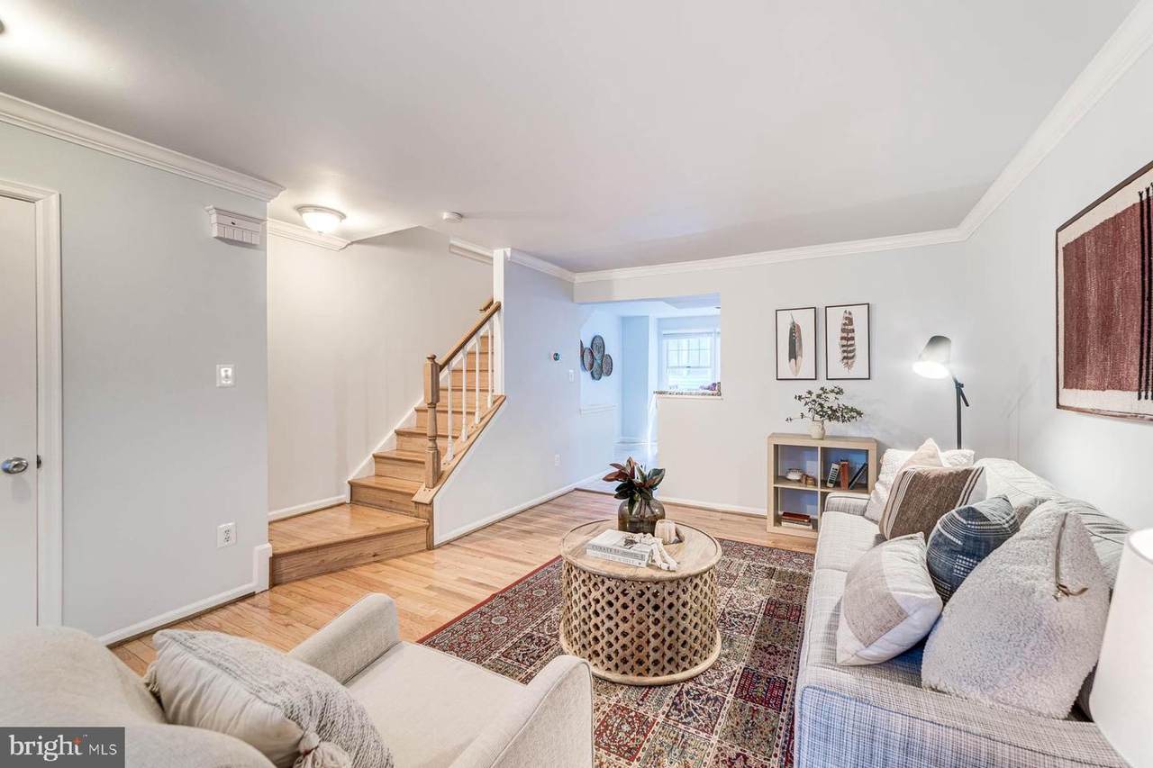 5043 9TH Street - Photo 1