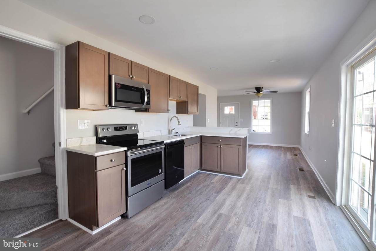 213 Wolford Street - Photo 1