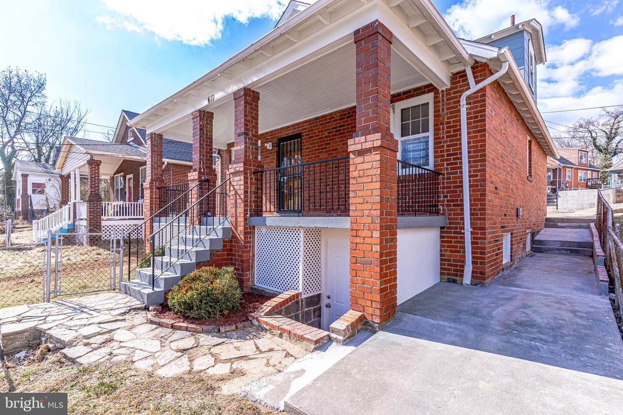 419 Larchmont Avenue - Photo 1