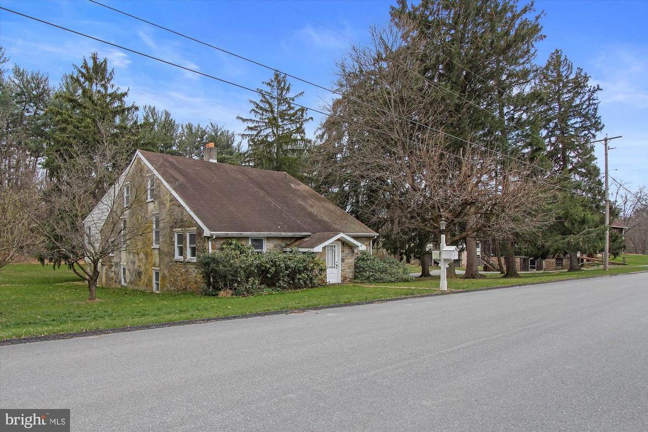 4040 Farm Drive - Photo 1