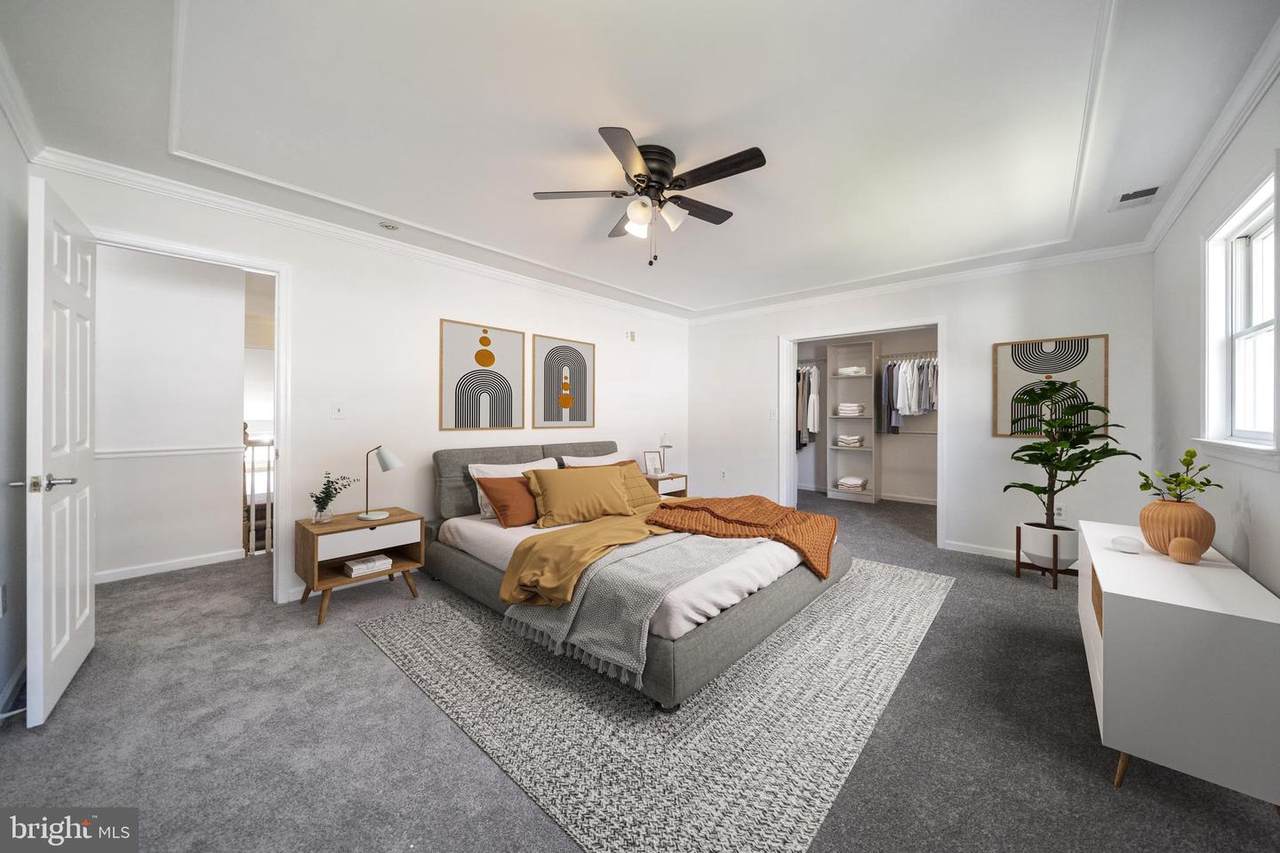 735 Alburger Avenue - Photo 1