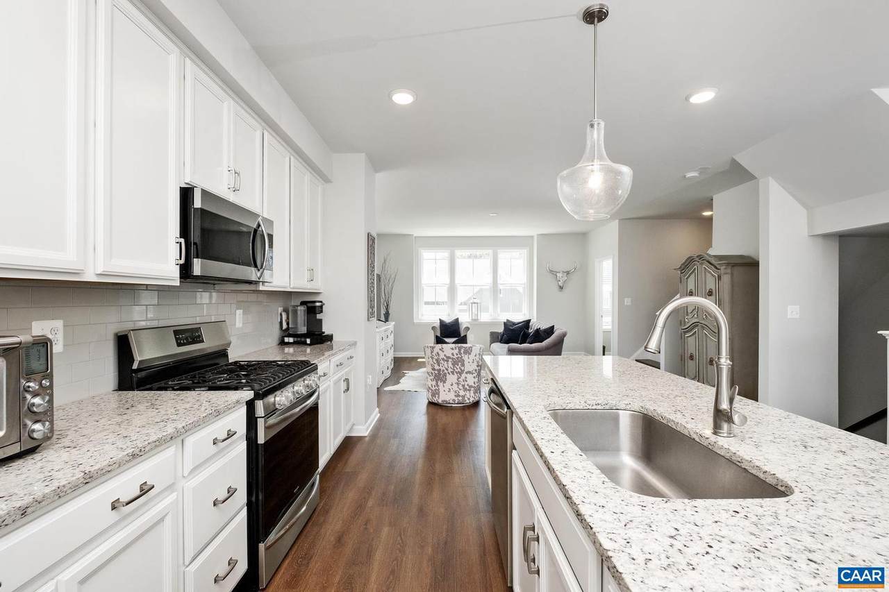 3613 Moffat St - Photo 1