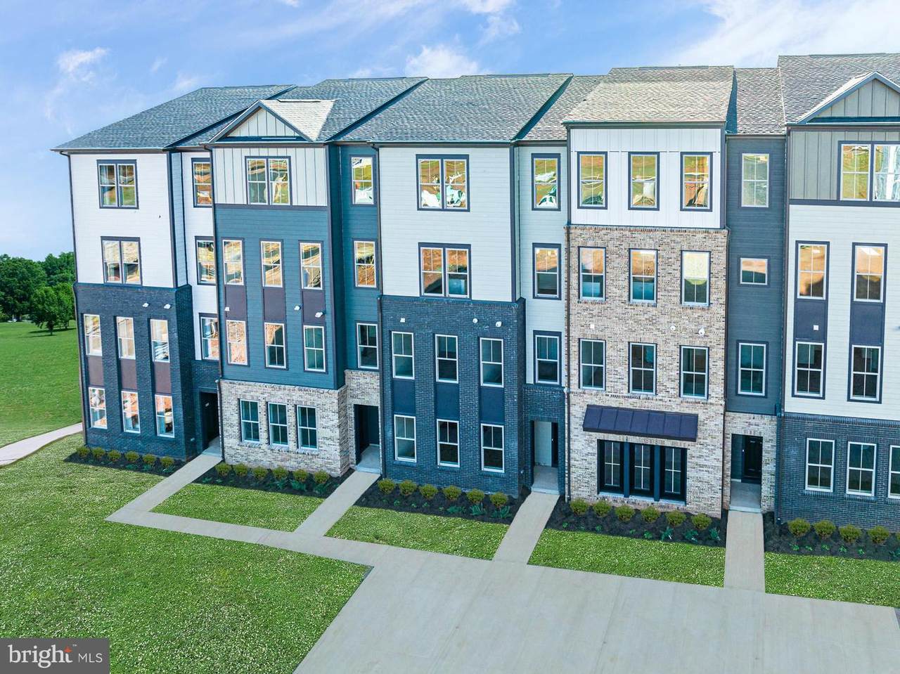 46021 Woodpecker Square - Photo 1