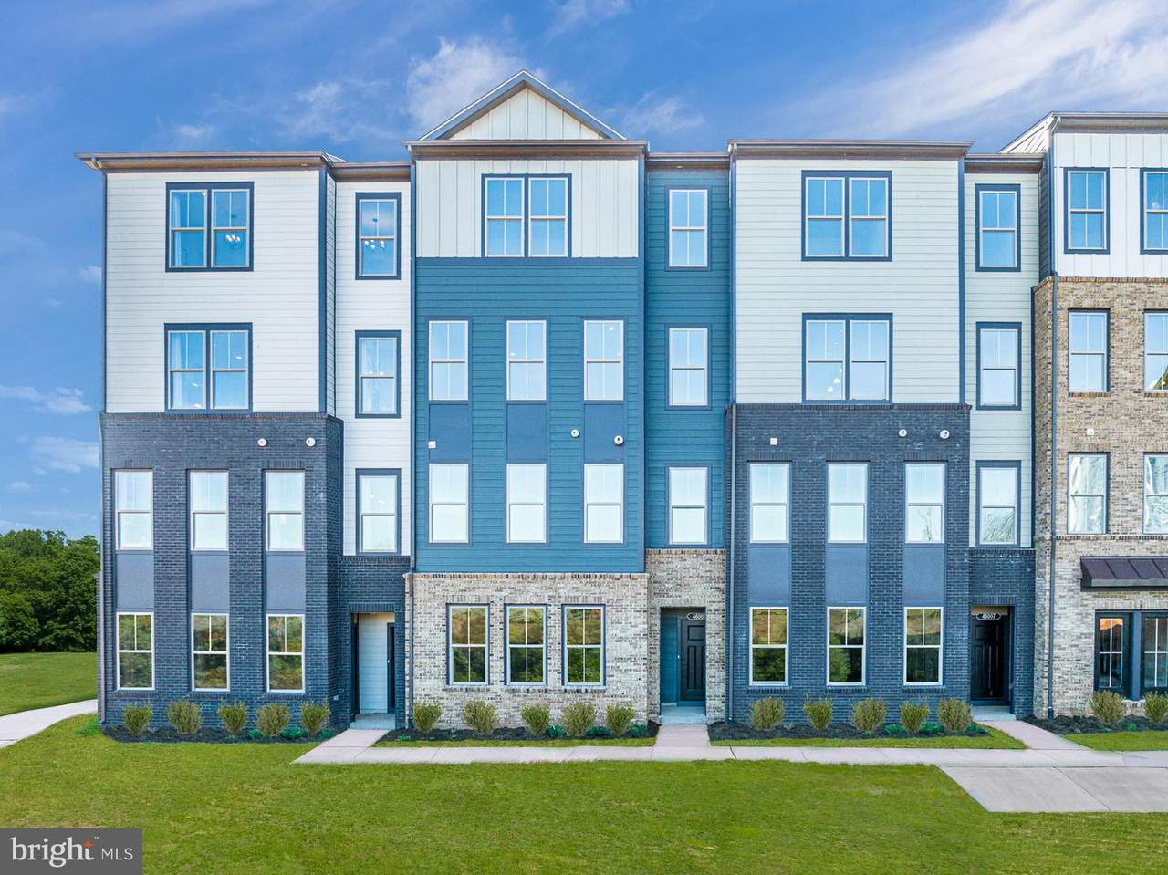 46003 Woodpecker Square - Photo 1