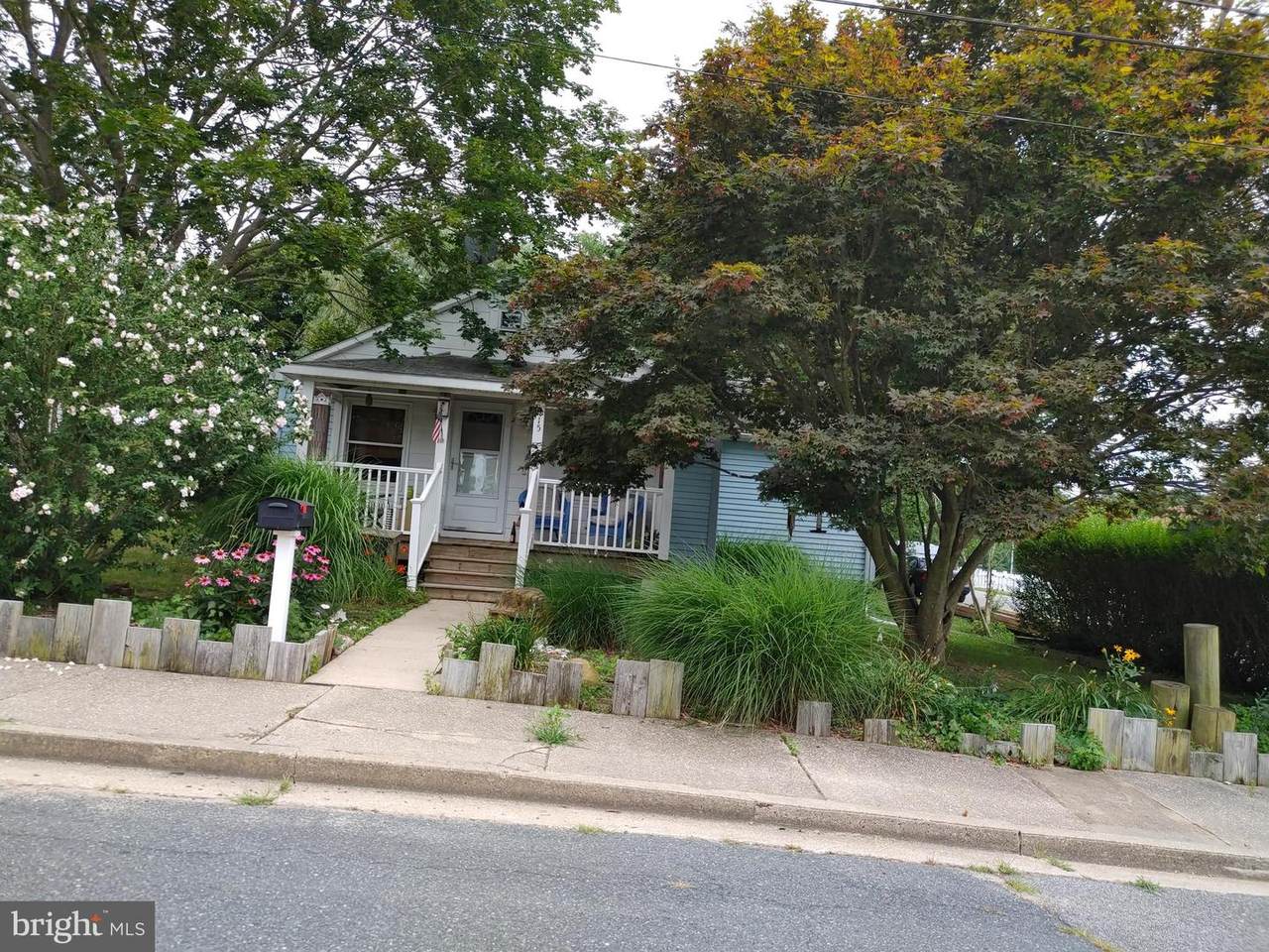 215 Windsor Avenue - Photo 1