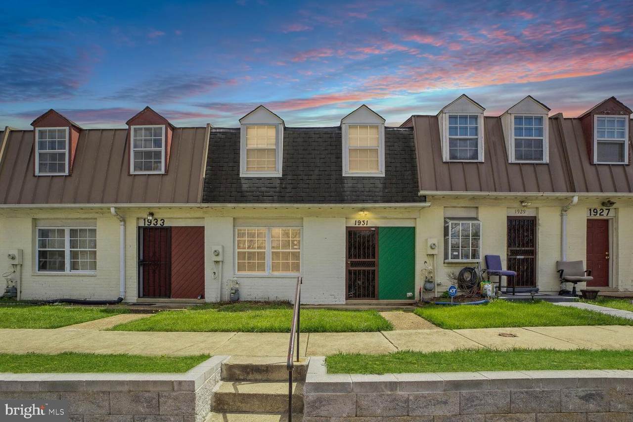 1931 Village Green Drive - Photo 1