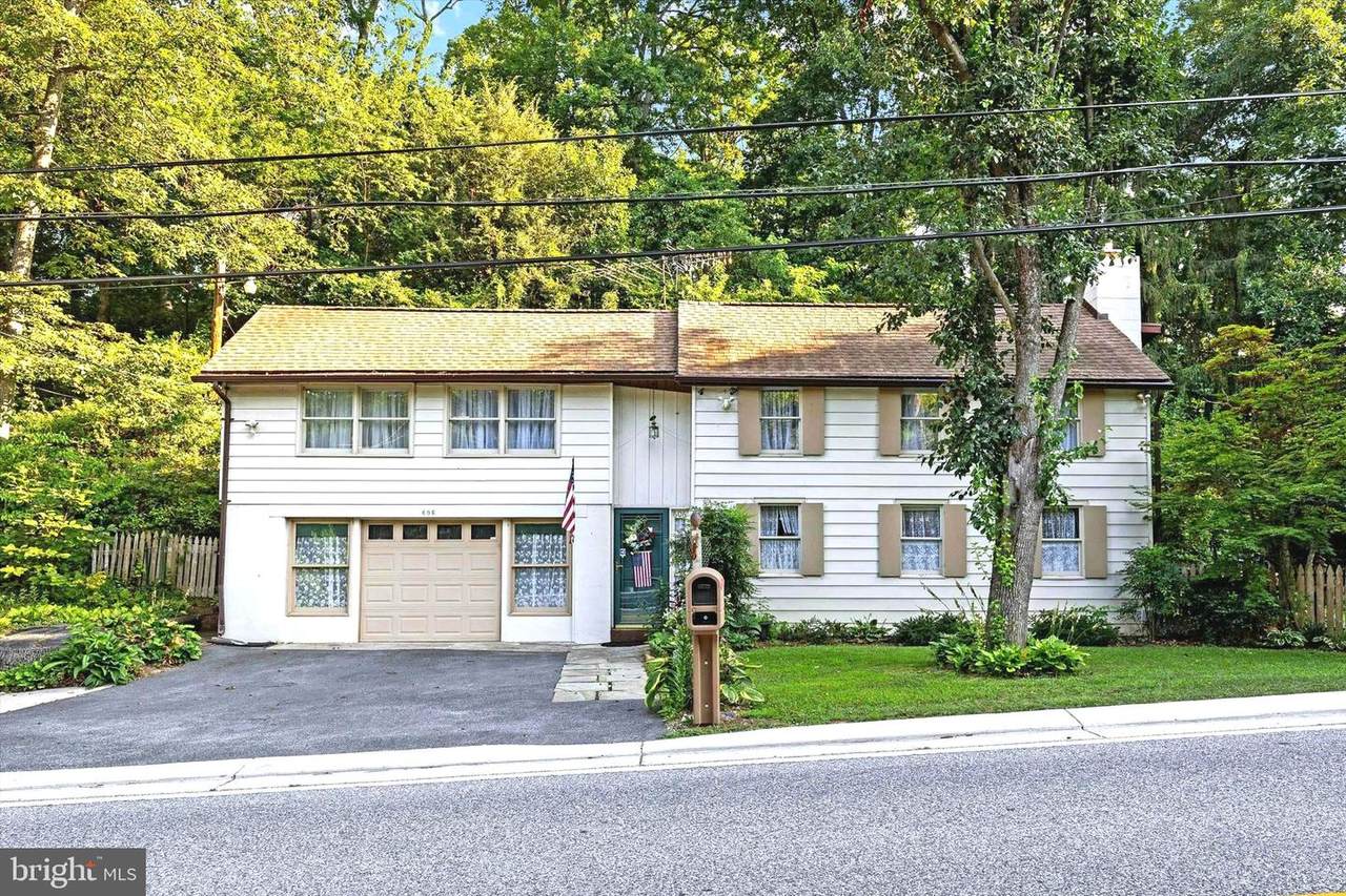 606 Freeland Road - Photo 1