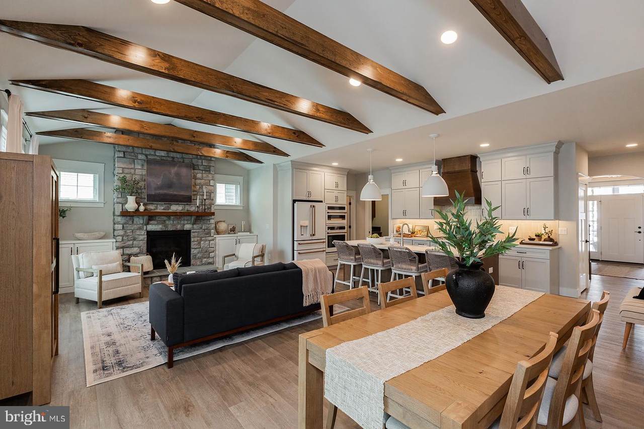 618 Greenbriar Path - Photo 1
