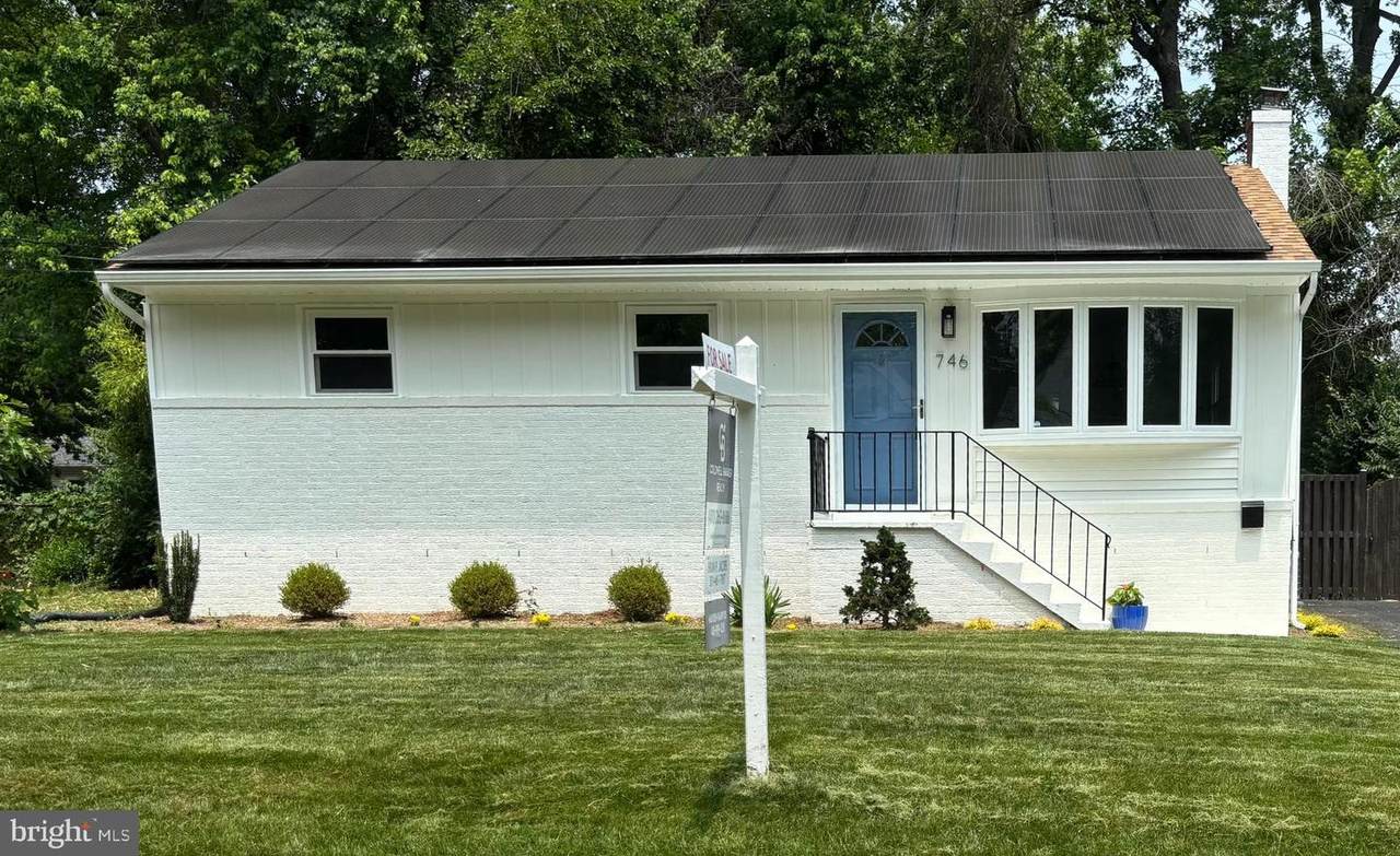 746 Warren Drive - Photo 1