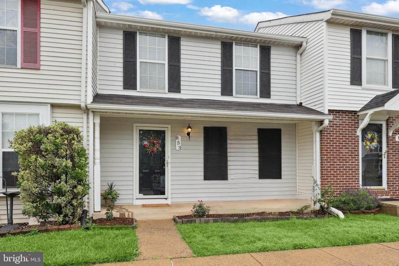 853 Oak Leaf Court - Photo 1