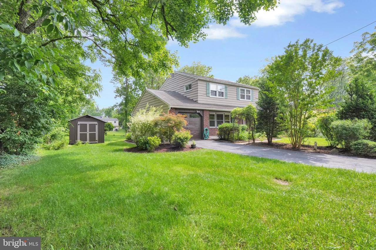 10 Lawrence Road - Photo 1