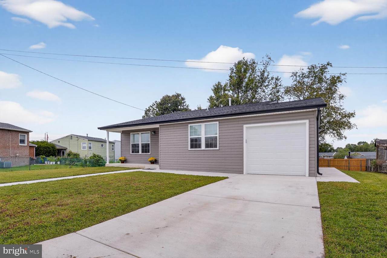 902 Wanda Road - Photo 1