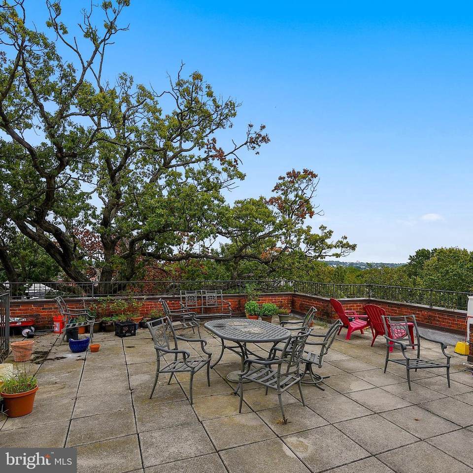 1365 Kennedy Street - Photo 1