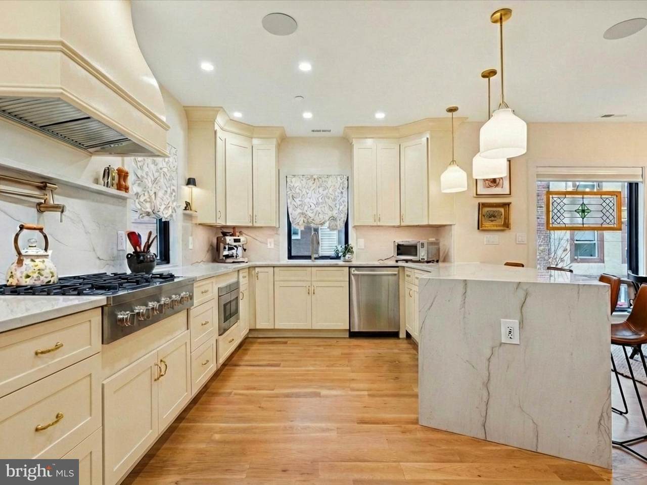 706 Latona Street - Photo 1