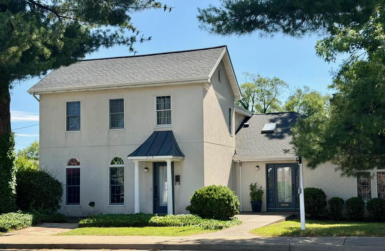 214 Royal Avenue - Photo 1