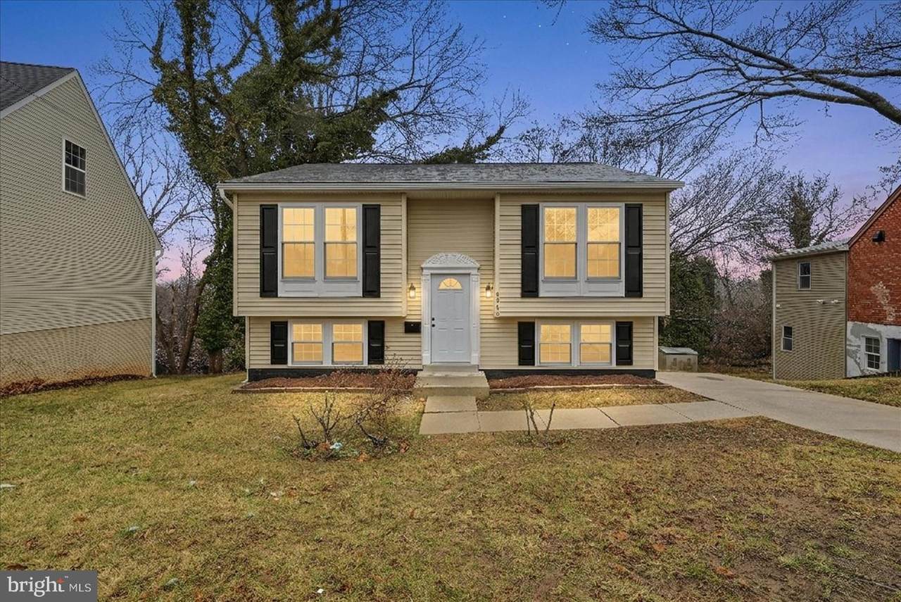 6915 Adel Street - Photo 1