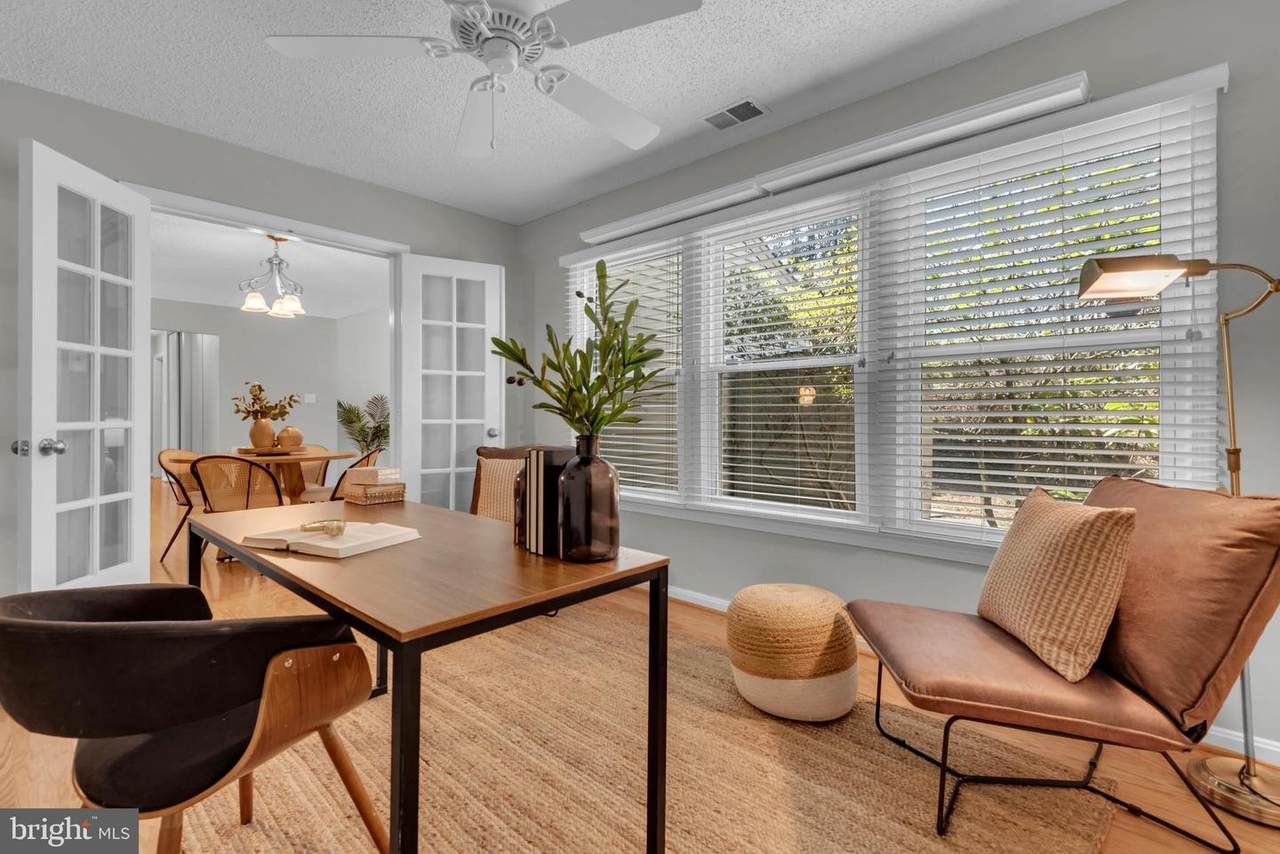 2568 Forest Knoll - Photo 1