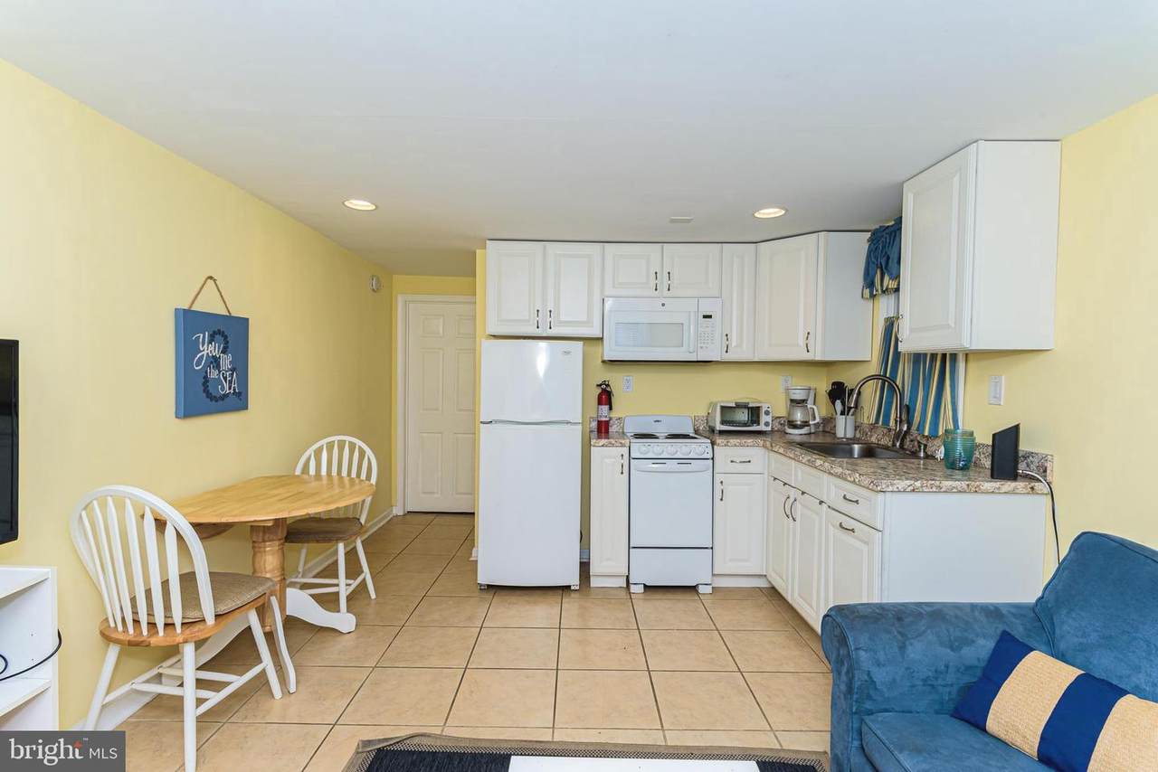 205 5TH - Photo 1