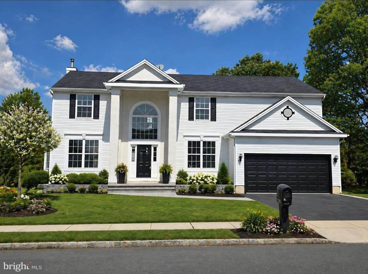 6054 Wilmington Avenue - Photo 1