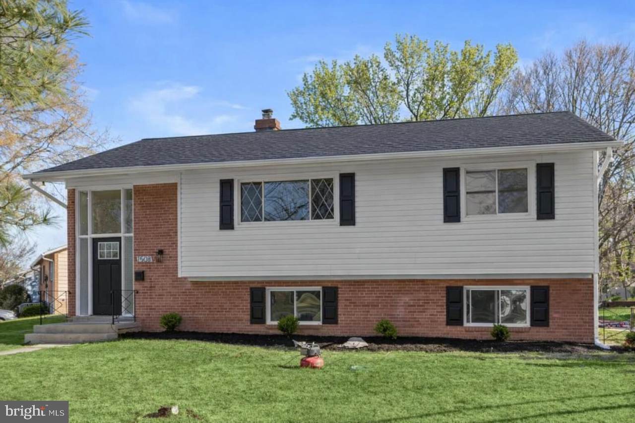7508 Kipling Parkway - Photo 1