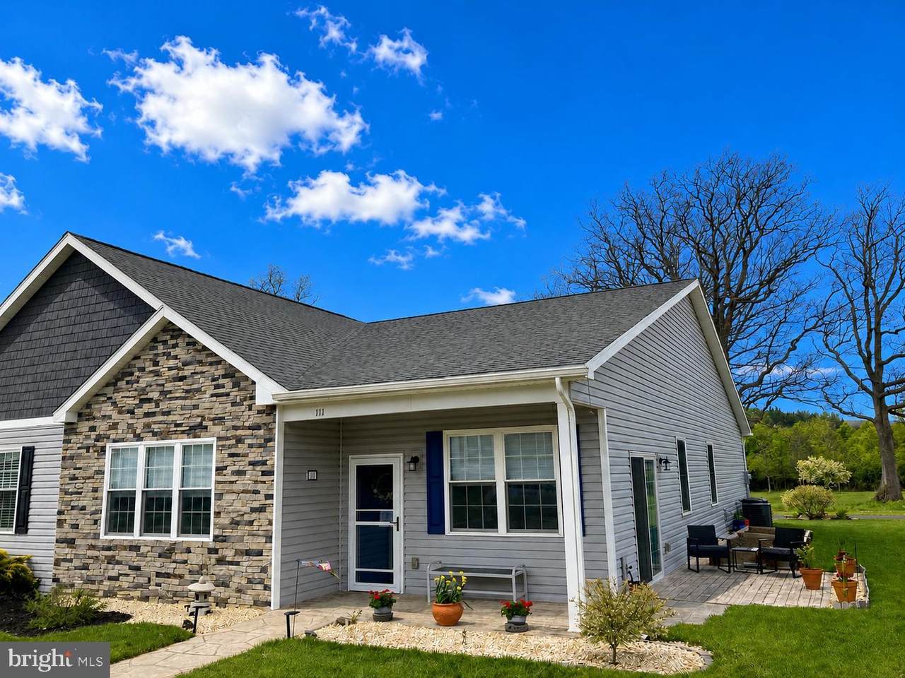 111 Candlewick Court - Photo 1