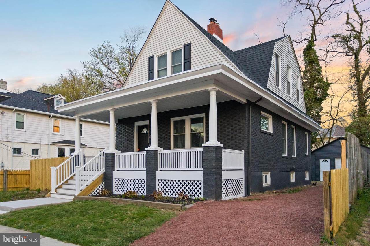 306 Berwyn Avenue - Photo 1