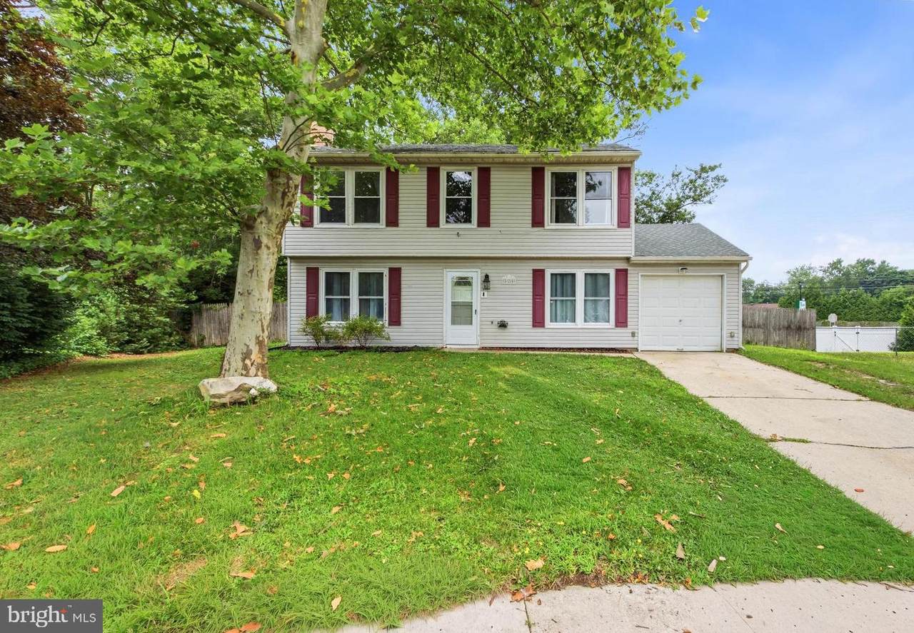 528 Denise Court - Photo 1